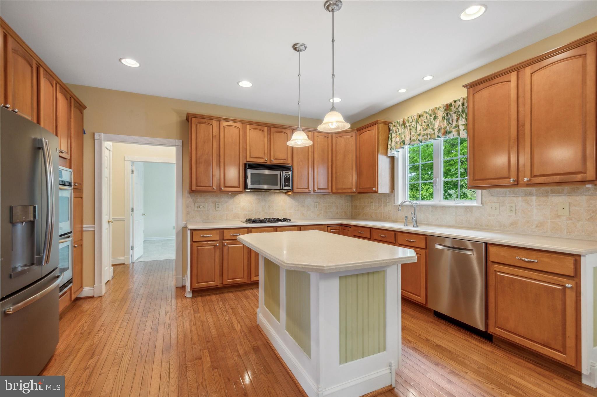 1989 Knight Road Green Lane, PA 18054 - Photo 11 of 50