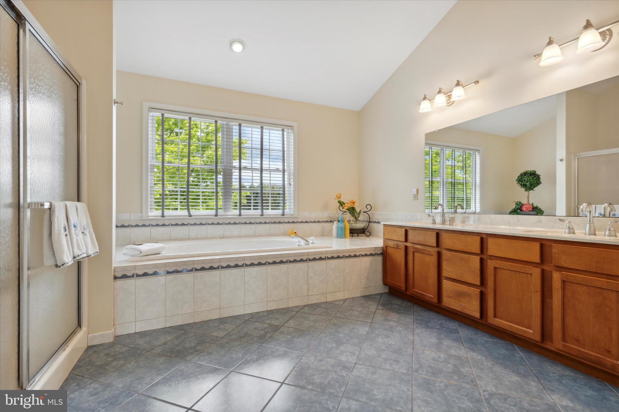 1989 Knight Road Green Lane, PA 18054 - Photo 26 of 50