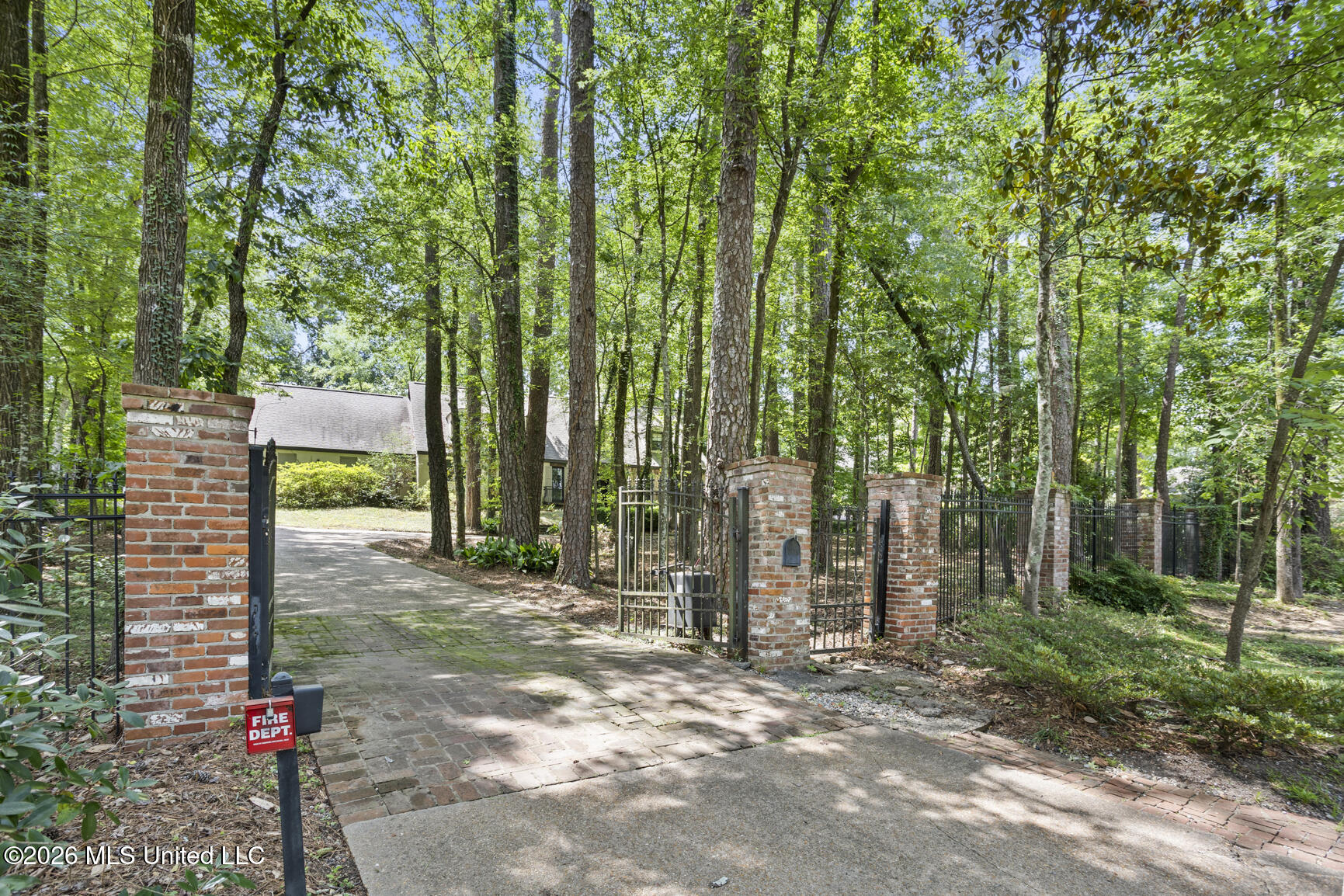 3838 Redbud Road Jackson, MS 39216 - Photo 32 of 32 3838 Redbud_jhookphotos-45