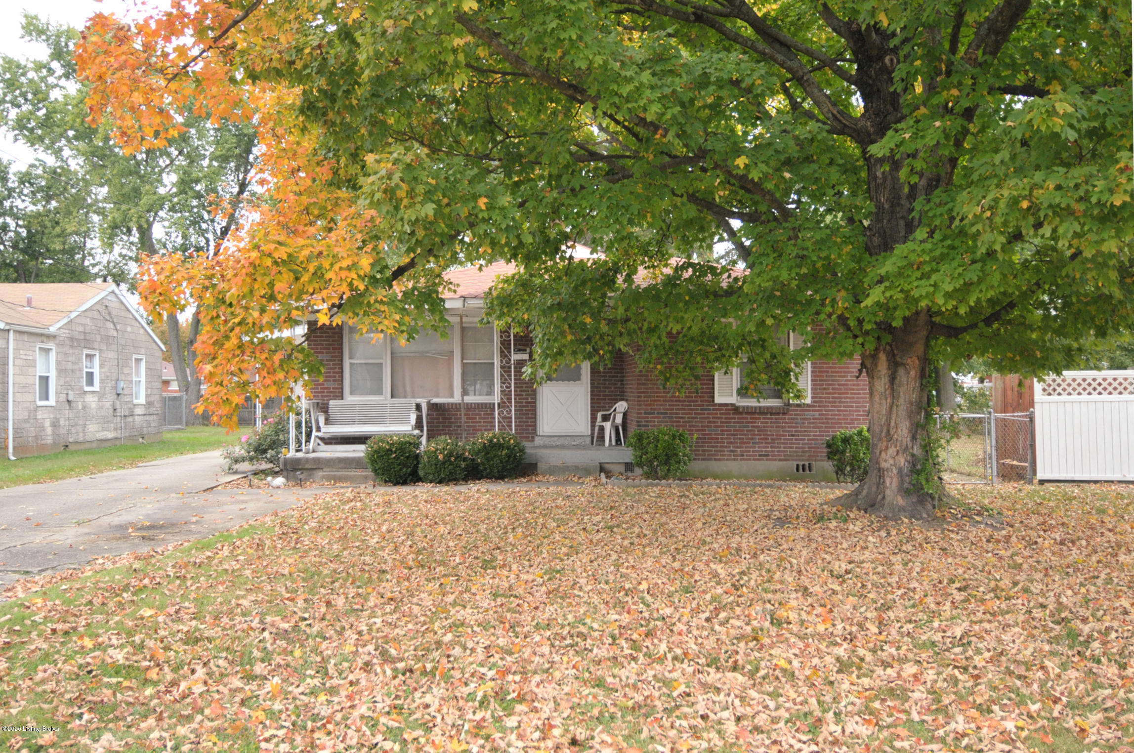 8212 Kerry Road Louisville, KY 40258 - Photo 2 of 30 2-8212KerryRd