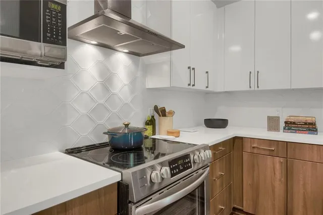 $389,900 | 112 Rogers Street Northeast, Unit 305, Atlanta, GA 30317