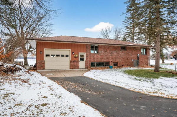 $907,000 | 2395 Cardinal Drive, New Richmond, WI 54017
