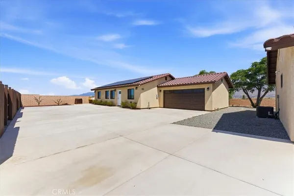 $2,900 | 10 Cortez Street, Unit 2, Redlands, CA 92374