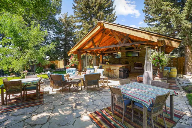 $850,000 | 2020 Bennett Avenue, Burley, ID 83318