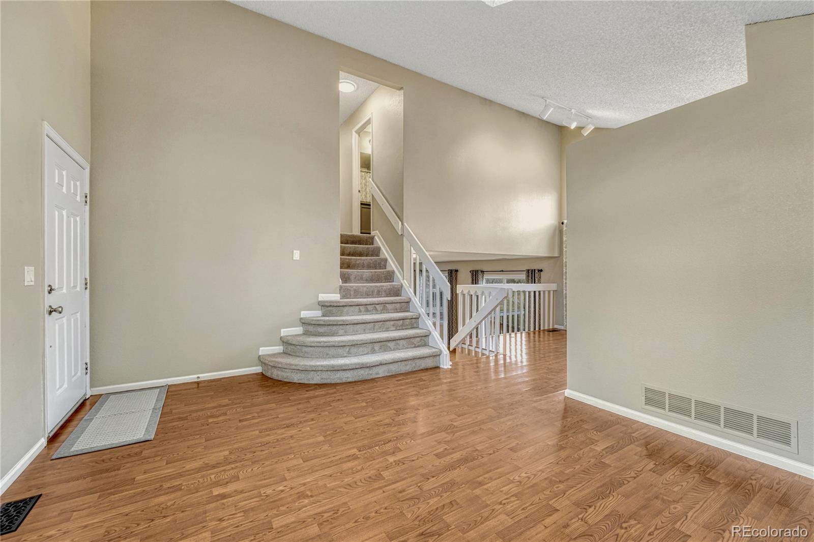 6483 Laguna Circle Highlands Ranch, CO 80130 - Photo 11 of 45