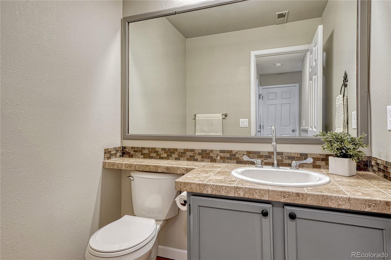 6483 Laguna Circle Highlands Ranch, CO 80130 - Photo 18 of 45