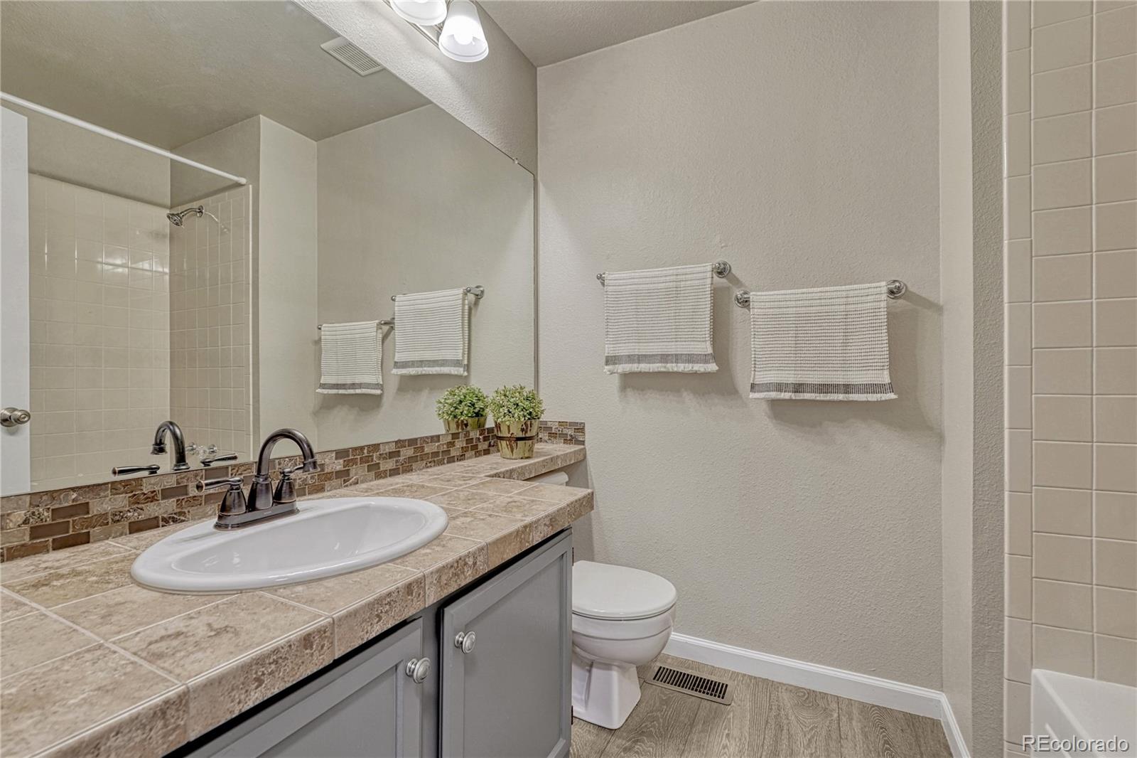 6483 Laguna Circle Highlands Ranch, CO 80130 - Photo 23 of 45