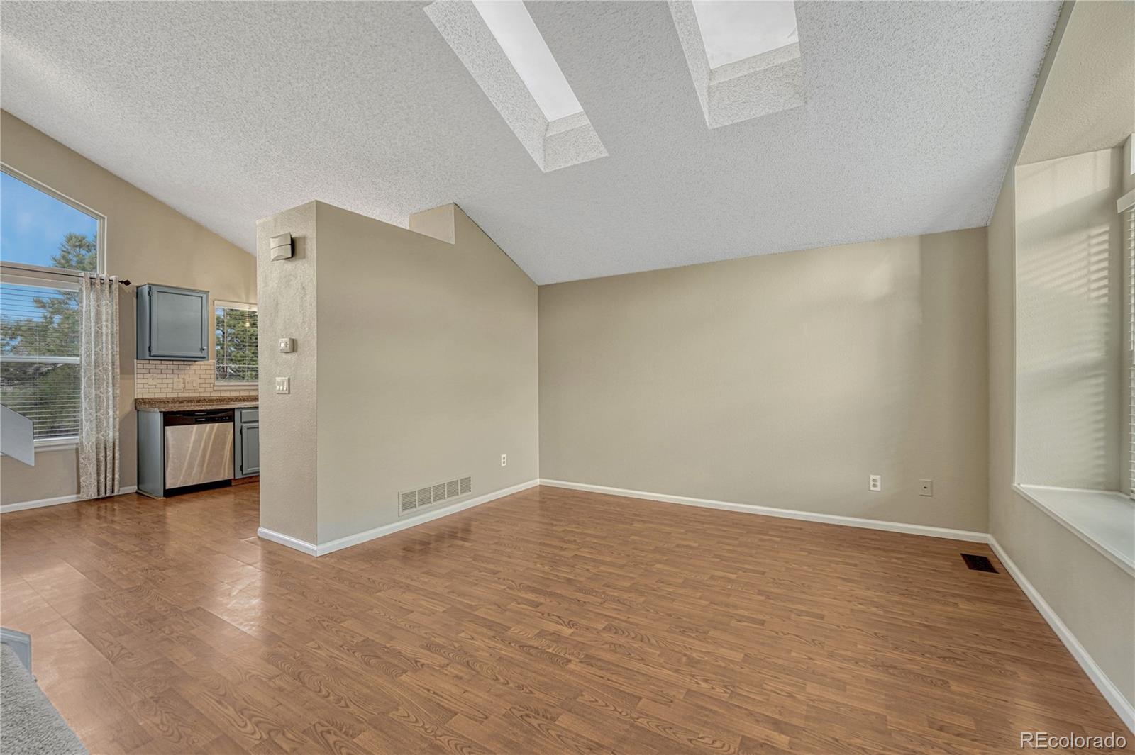 6483 Laguna Circle Highlands Ranch, CO 80130 - Photo 10 of 45