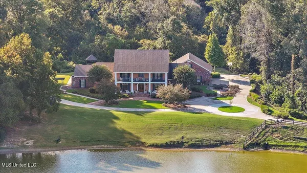 $925,000 | 607 Tiffintown Road, Vicksburg, MS 39183