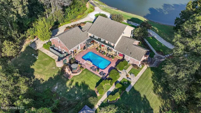 $925,000 | 607 Tiffintown Road, Vicksburg, MS 39183