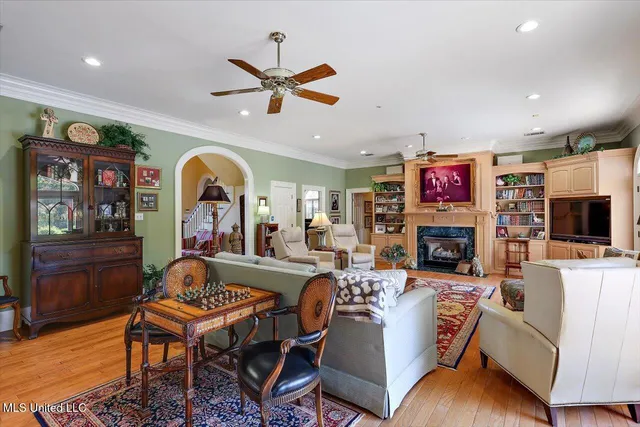 $925,000 | 607 Tiffintown Road, Vicksburg, MS 39183