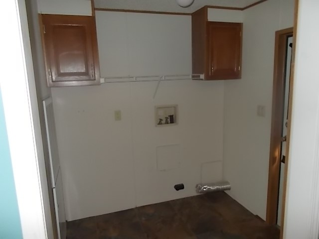 23036 McDonald Point Road, Unit SENECA Seneca, SC 29672 - Photo 8 of 27 Utility room is off the kitchen