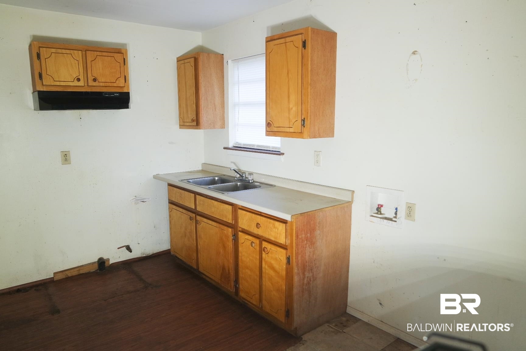 1569 Plover Street Mobile, AL 36605 - Photo 9 of 17 Kitchen