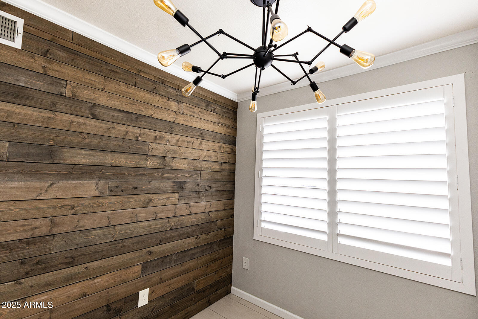 2134 East Broadway Road, Unit 1016 Tempe, AZ 85282 - Photo 15 of 33 a bathroom with a window and a shower