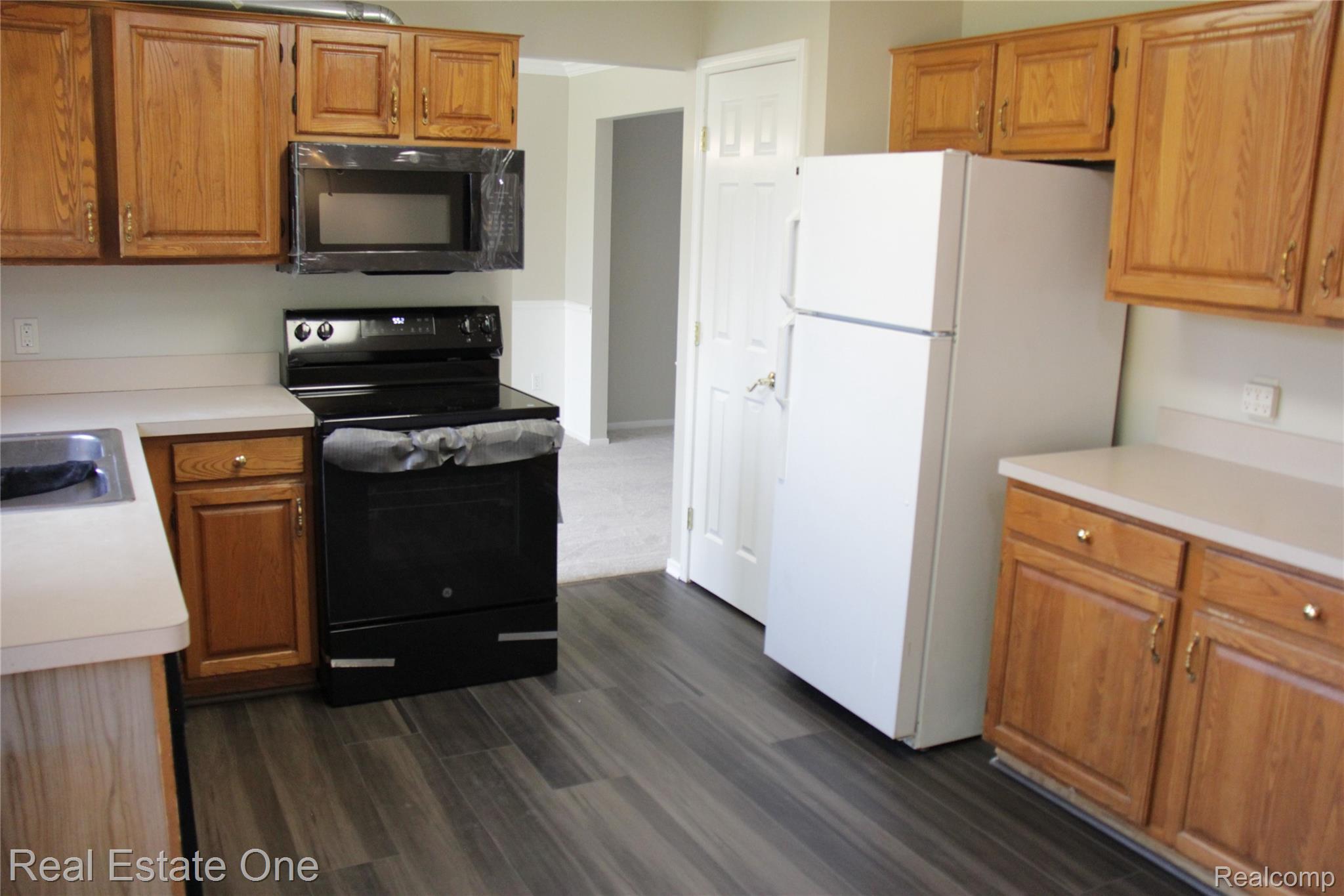 44777 Saltz Road Canton, MI 48187 - Photo 22 of 65 Kitchen