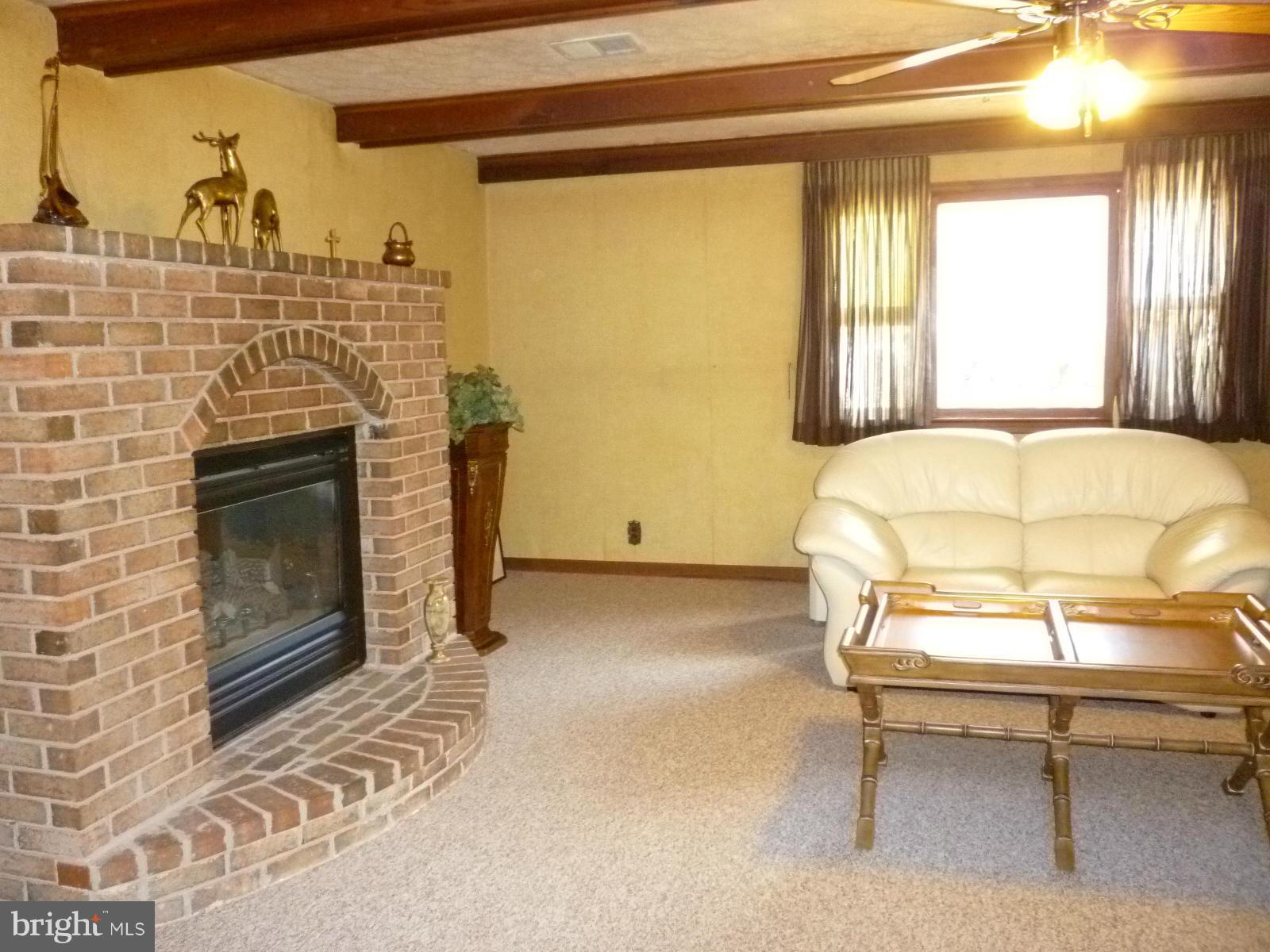14900 Peach Orchard Road Silver Spring, MD 20905 - Photo 12 of 30 Family Room