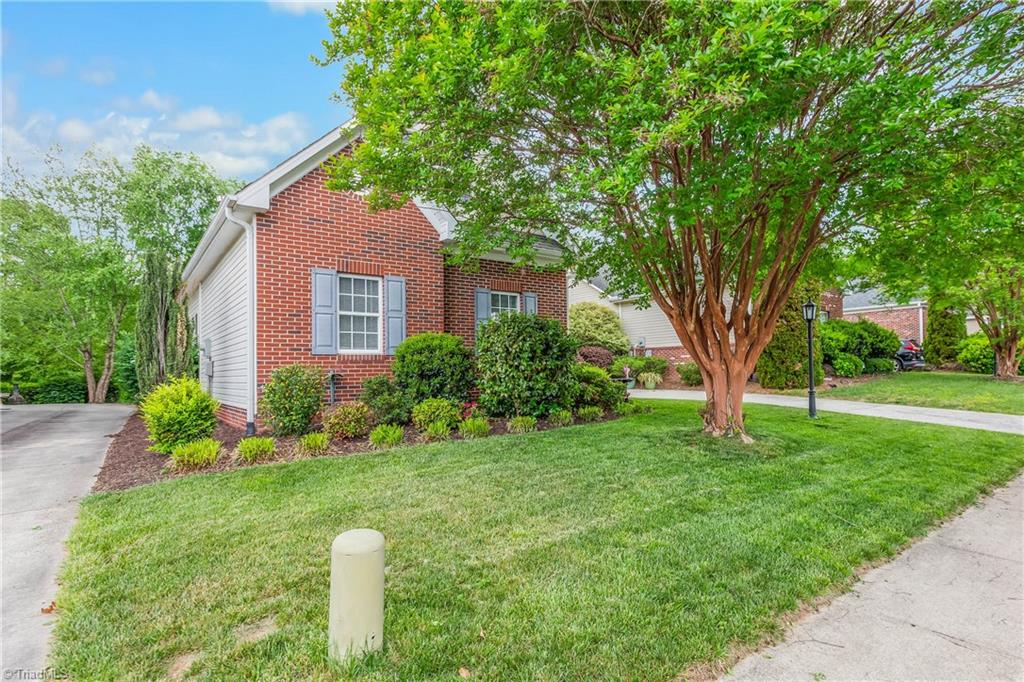 6604 Springfield Village Lane Clemmons, NC 27012 - Photo 2 of 31