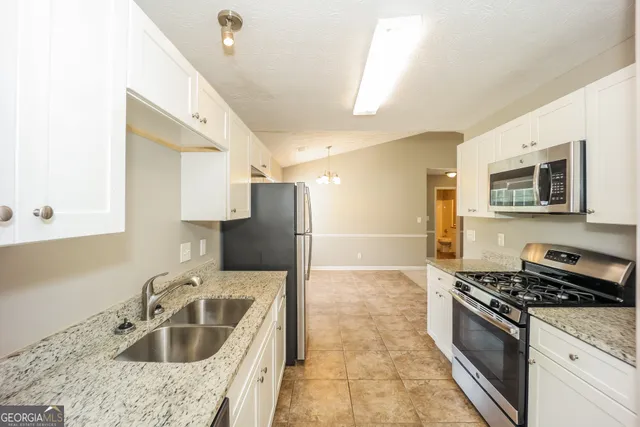 $1,595 | 10608 Pecan Lane, Jonesboro, GA 30238