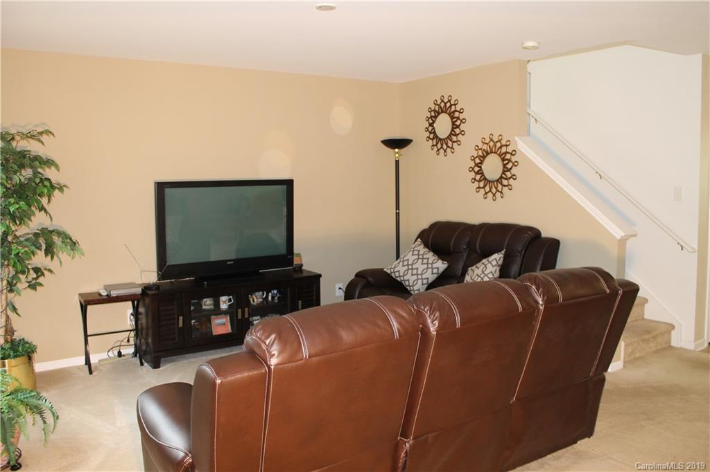 10330 Gold Pan Road Charlotte, NC 28215 - Photo 9 of 23 Gallery Image 9