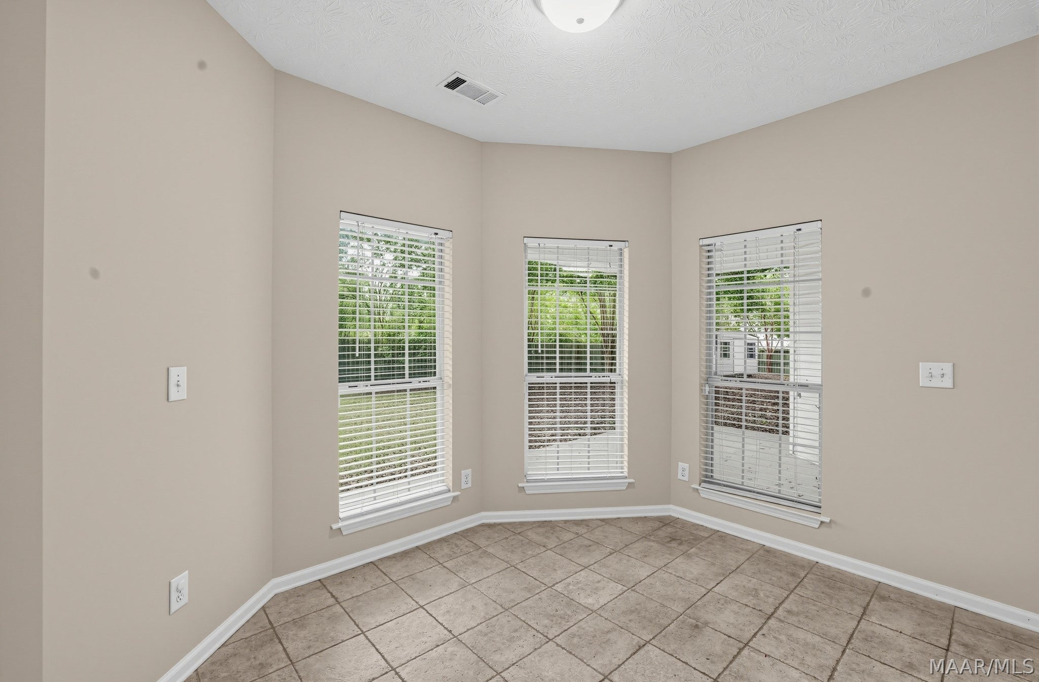 385 Williams Road Wetumpka, AL 36092 - Photo 4 of 40 Gallery Image 4