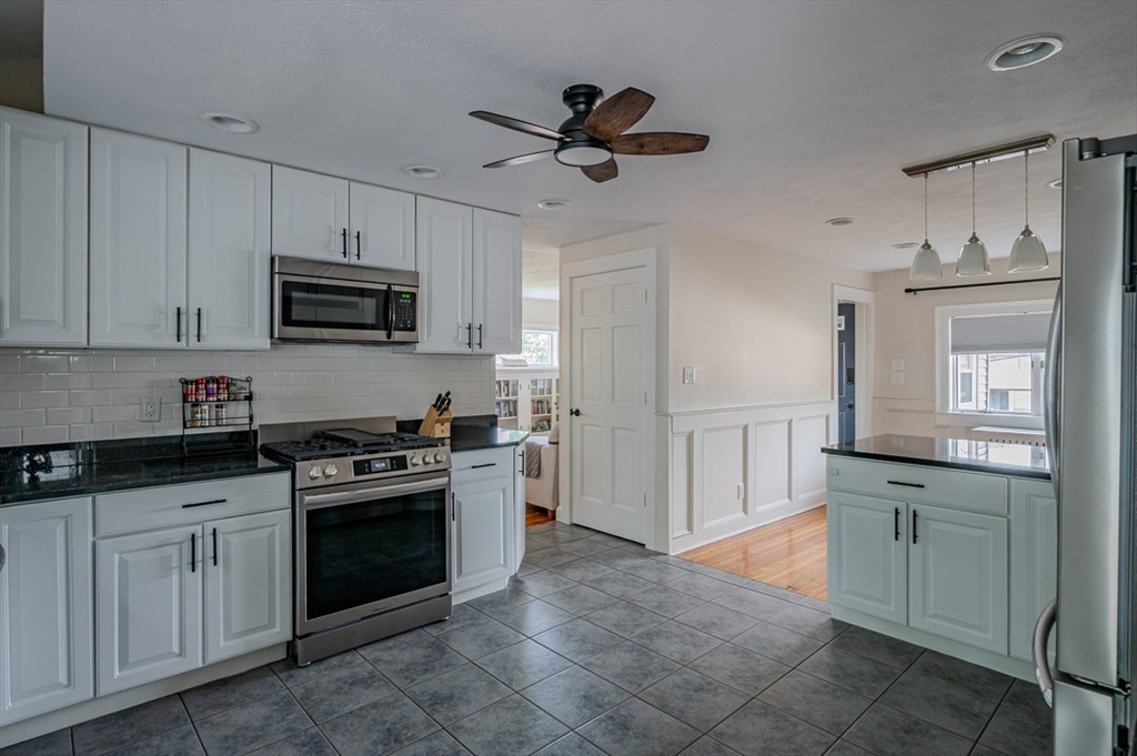 10 Richards Road Weymouth, MA 02189 - Photo 8 of 40