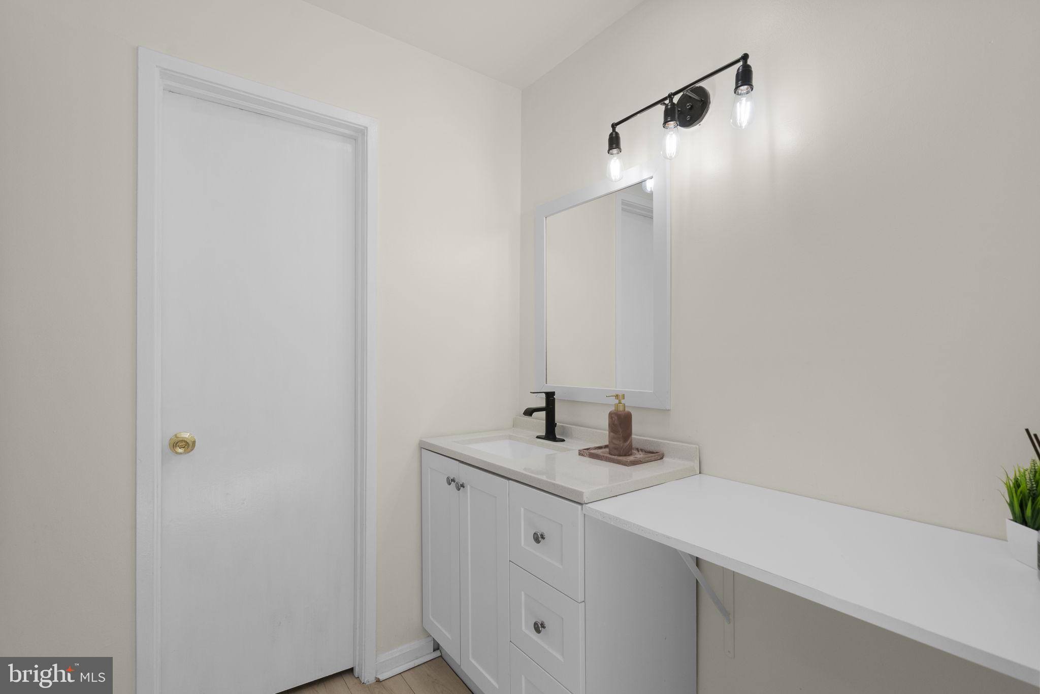 8002 Inverness Ridge Road Potomac, MD 20854 - Photo 24 of 46