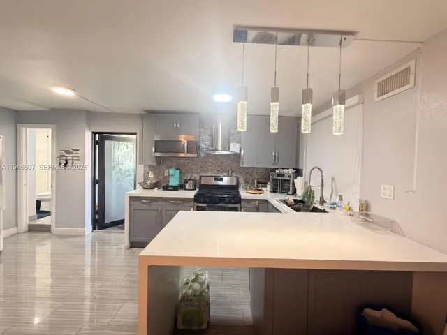 $2,500 | 10417 Northwest 129th Street, Unit B, Hialeah Gardens, FL 33018