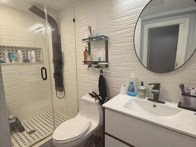 $2,500 | 10417 Northwest 129th Street, Unit B, Hialeah Gardens, FL 33018