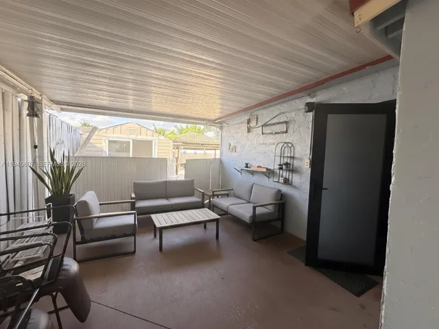 $2,500 | 10417 Northwest 129th Street, Unit B, Hialeah Gardens, FL 33018