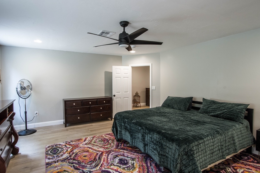 47 East Baylies Road Charlton, MA 01507 - Photo 25 of 42