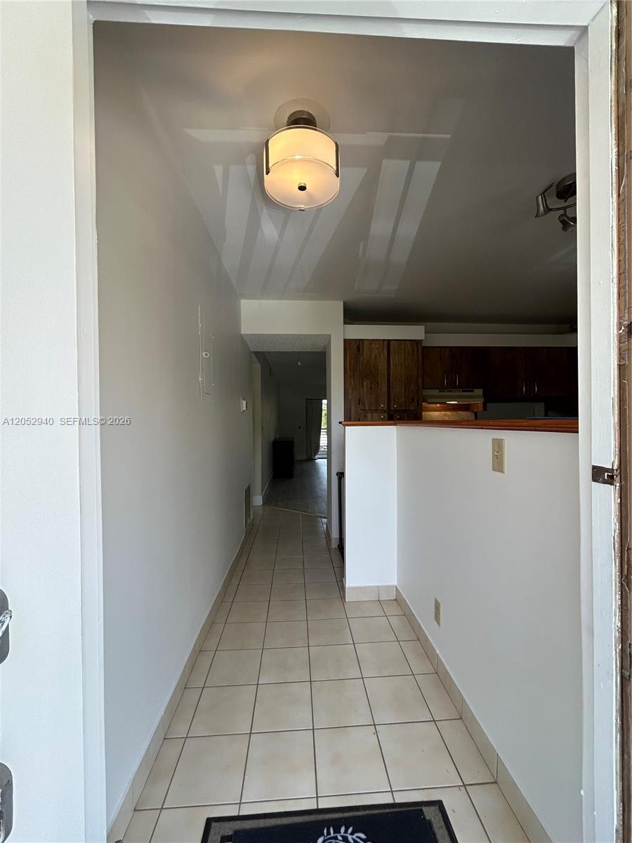200 Gate Road, Unit 202 Hollywood, FL 33024 - Photo 3 of 29