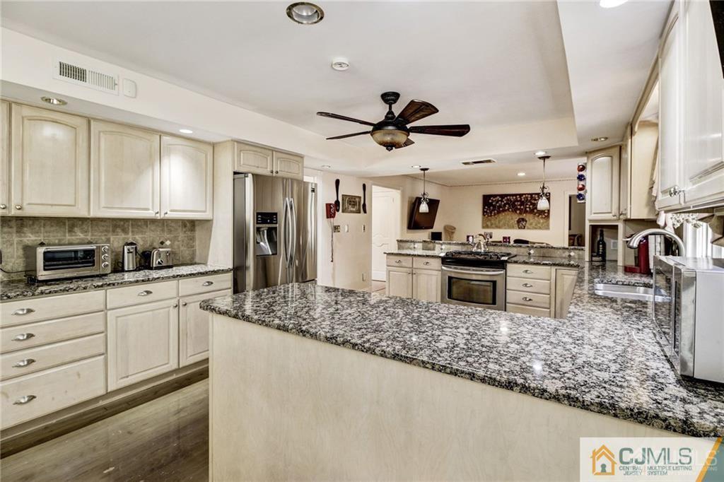 406 New Dover Road Colonia, NJ 07067 - Photo 16 of 36 Gallery Image 16
