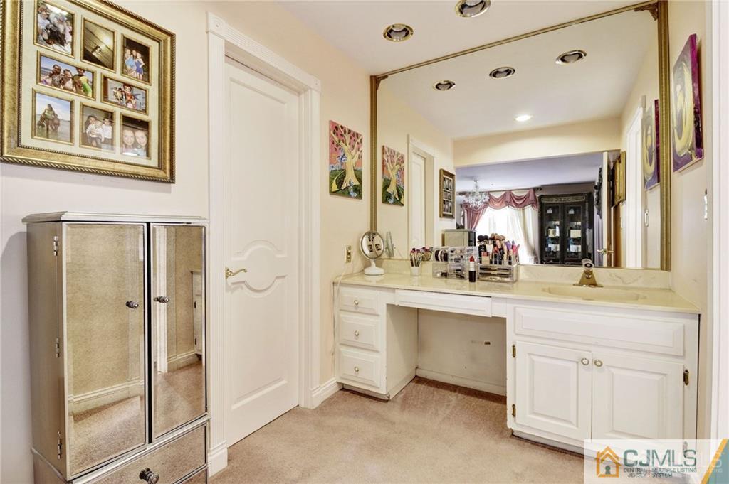 406 New Dover Road Colonia, NJ 07067 - Photo 20 of 36 Gallery Image 20