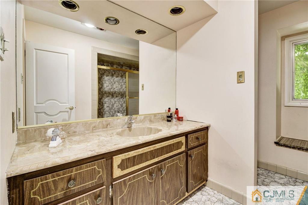 406 New Dover Road Colonia, NJ 07067 - Photo 24 of 36 Gallery Image 24