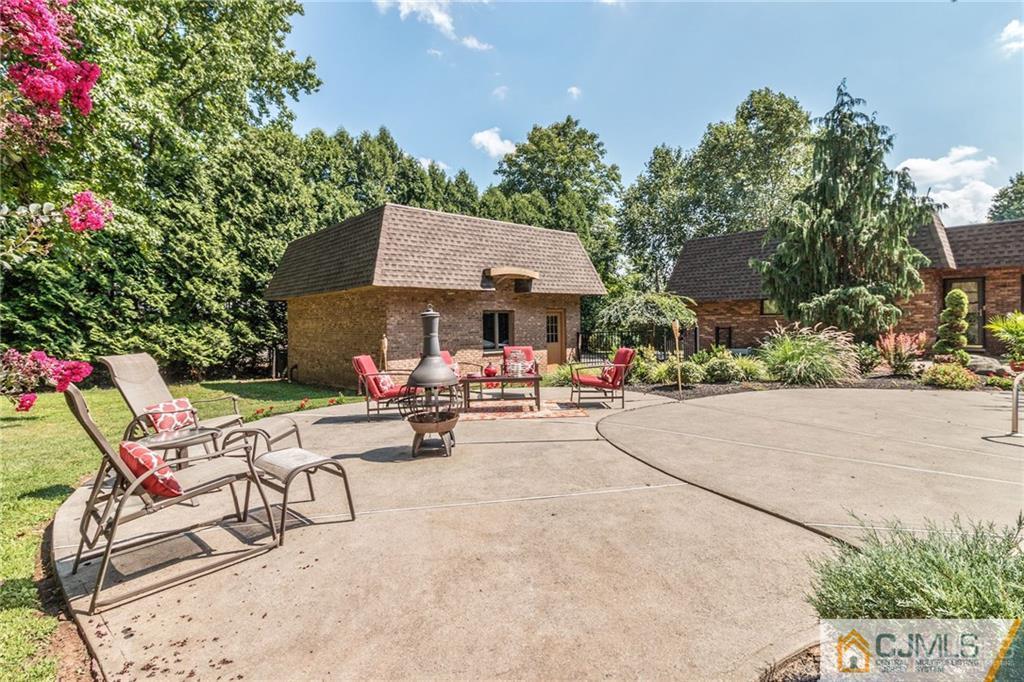 406 New Dover Road Colonia, NJ 07067 - Photo 9 of 36 Gallery Image 9