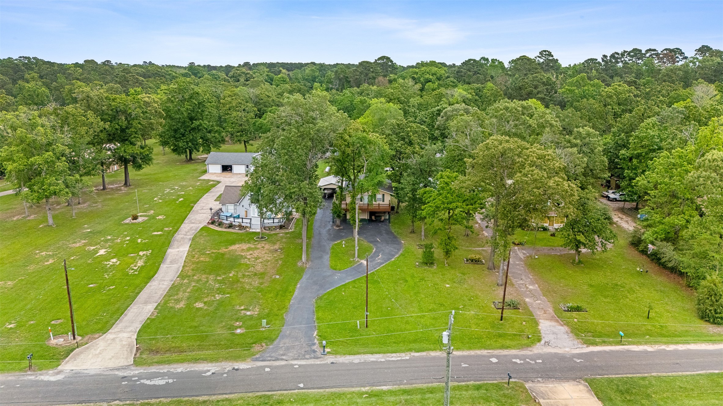 439 Lakeview Harbor Onalaska, TX 77360 - Photo 22 of 43 a view of a yard