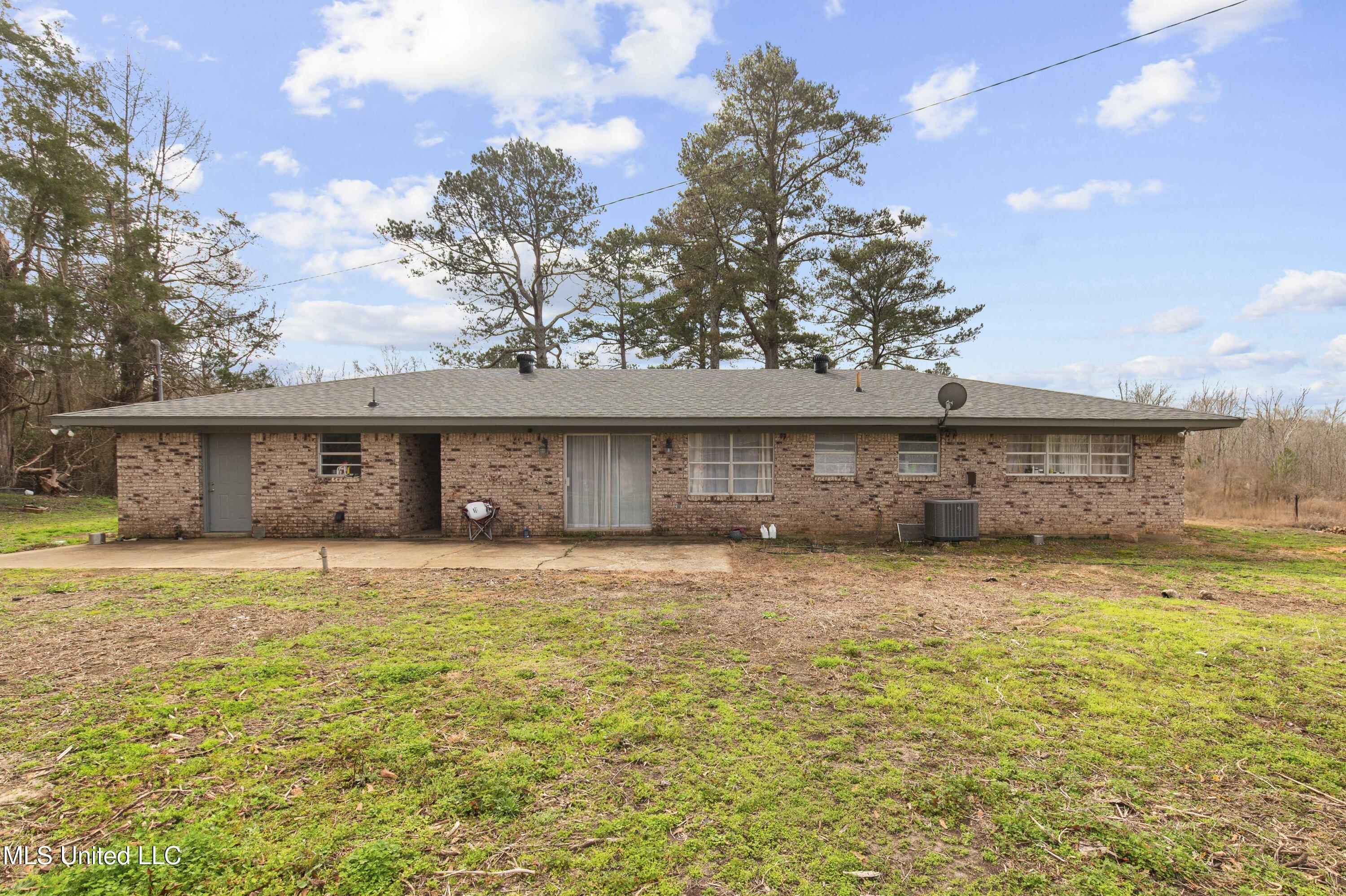 1002 Hillsboro Vfw Road Forest, MS 39074 - Photo 2 of 36 1002 Hilsboro-31