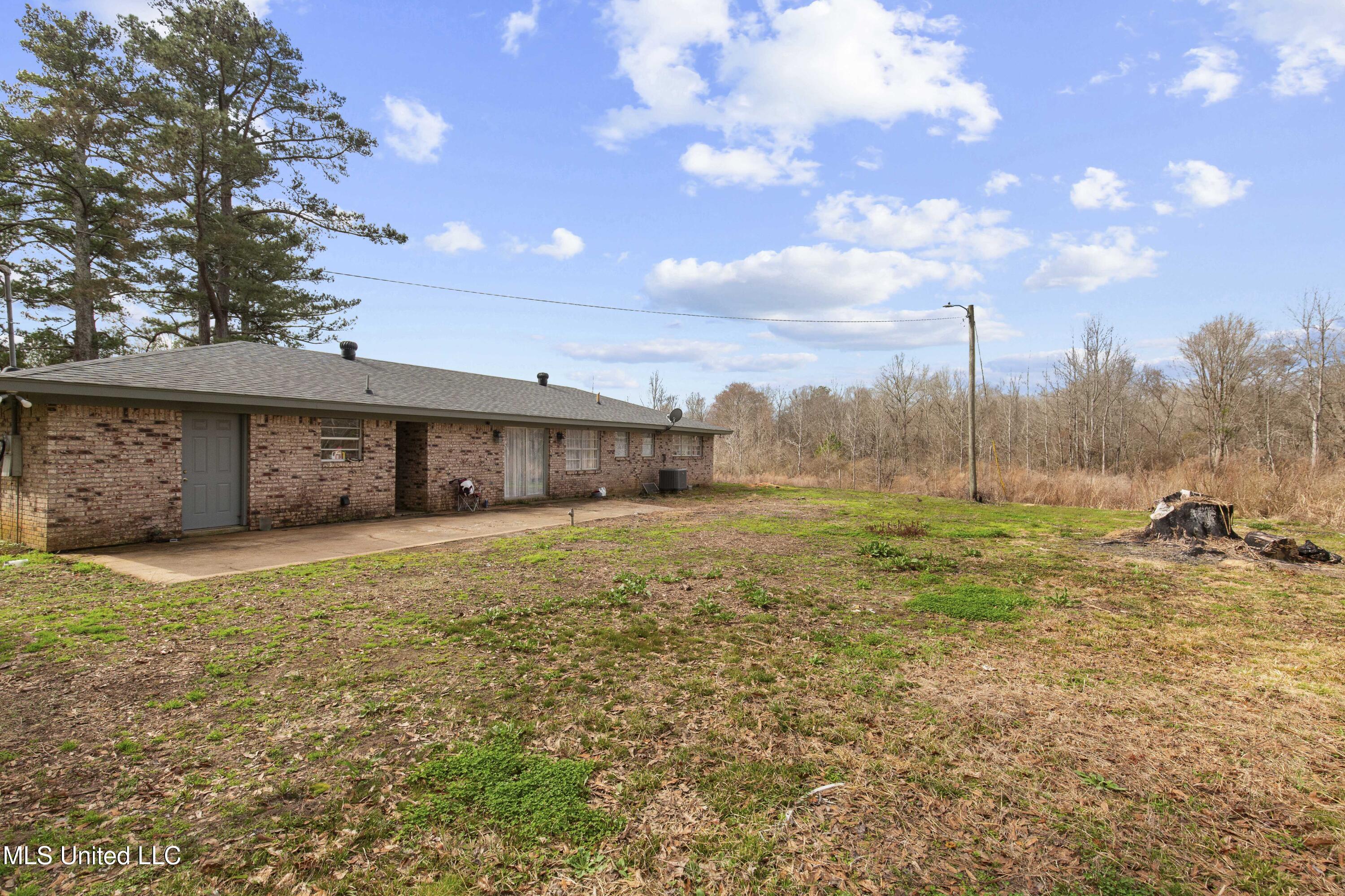 1002 Hillsboro Vfw Road Forest, MS 39074 - Photo 8 of 36 1002 Hilsboro-32