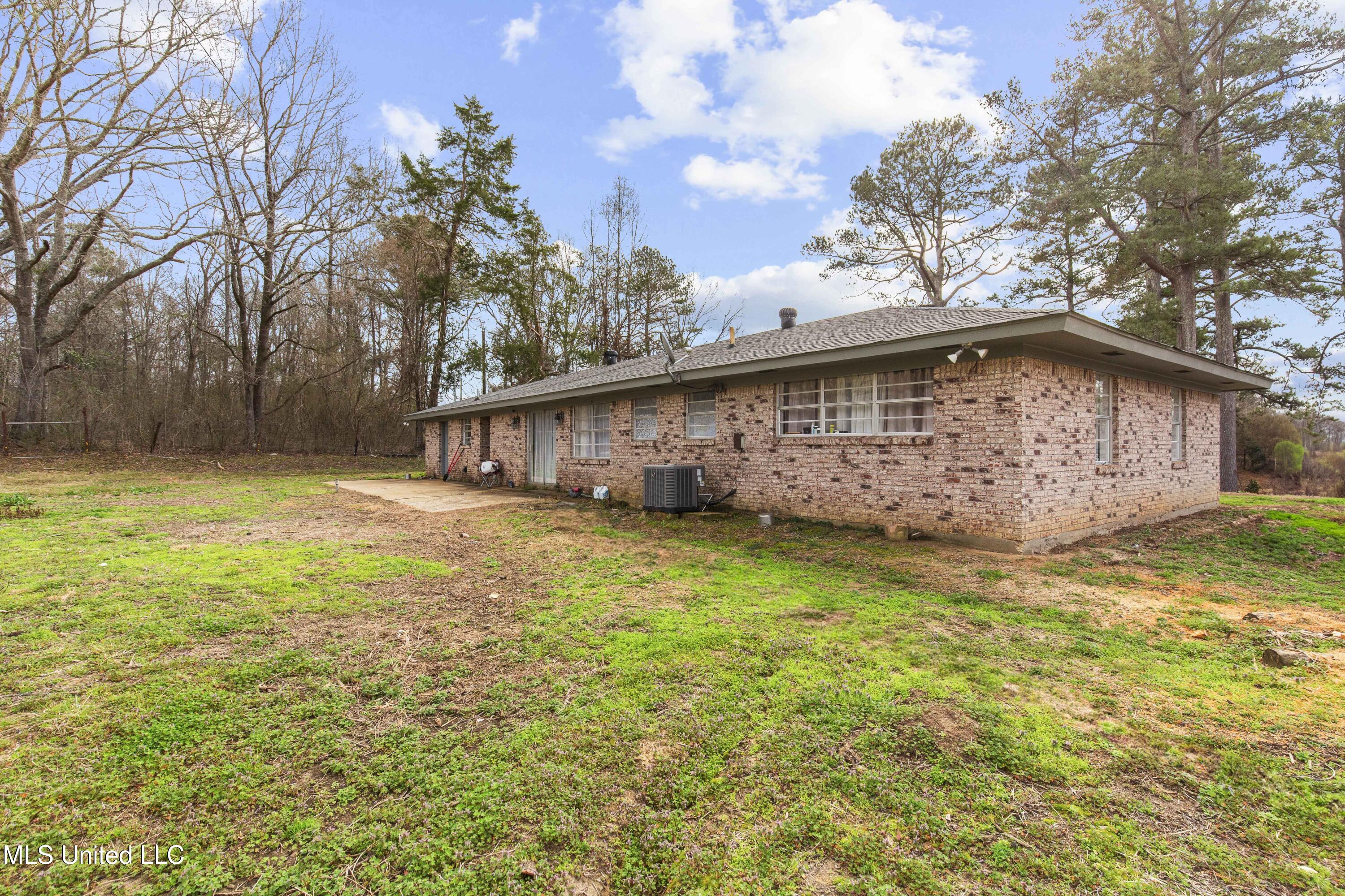 1002 Hillsboro Vfw Road Forest, MS 39074 - Photo 9 of 36 1002 Hilsboro-30
