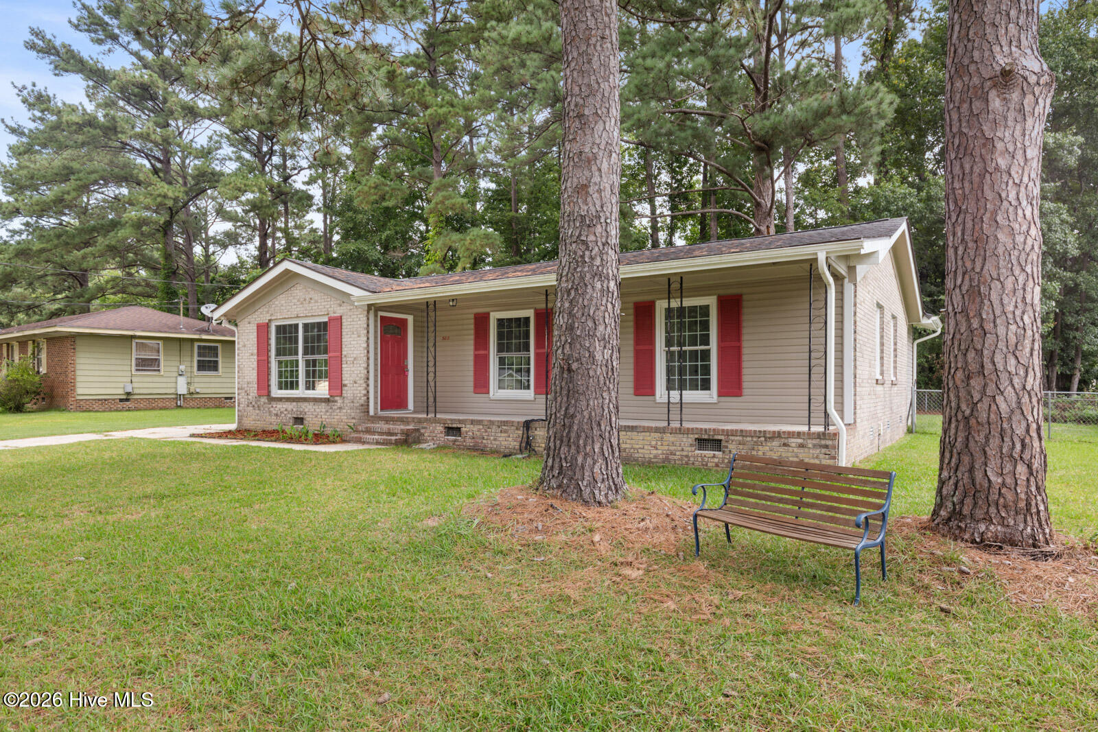 302 Cardinal Road Jacksonville, NC 28546 - Photo 2 of 27 Gallery Image 2