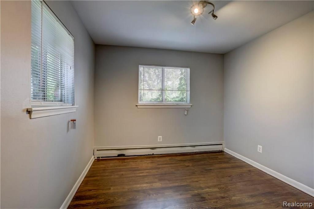 629 West Maple Road, Unit 62910 Clawson, MI 48017 - Photo 13 of 17