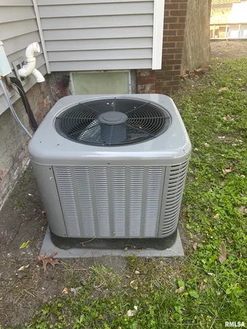 $85,000 | 1213 Northeast Glendale Avenue, Peoria, IL 61603