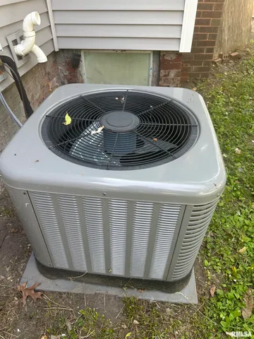 $85,000 | 1213 Northeast Glendale Avenue, Peoria, IL 61603