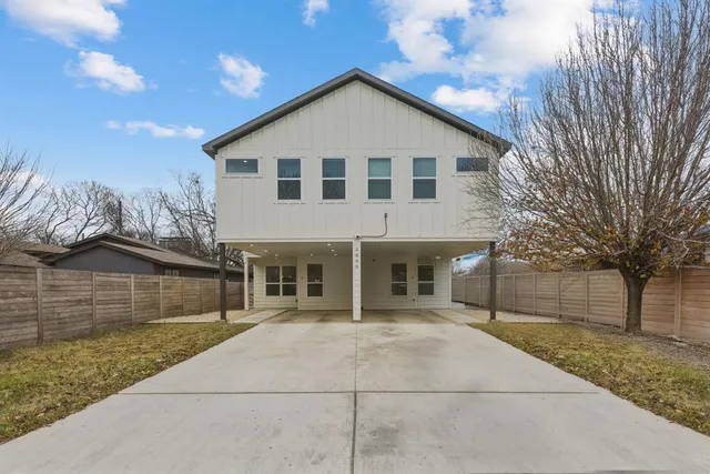 a view of house and outdoor space