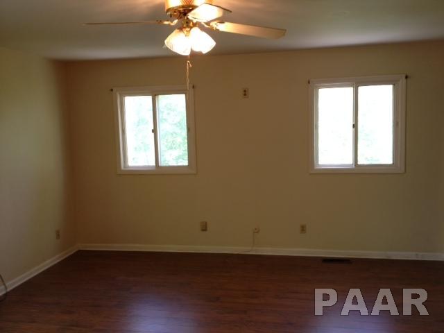 1519 California Road Pekin, IL 61554 - Photo 7 of 9