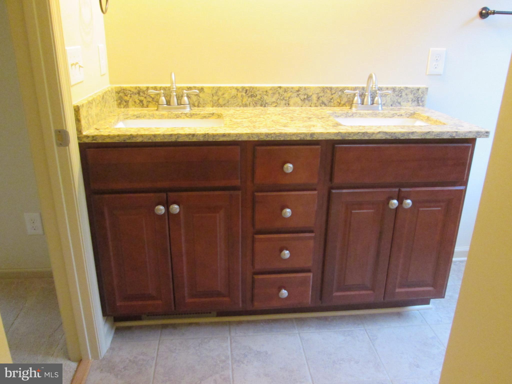 558 Manor Road Front Royal, VA 22630 - Photo 15 of 26 Bath (Master)