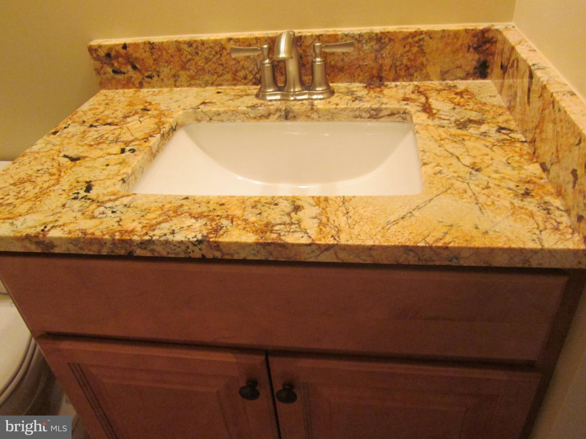 558 Manor Road Front Royal, VA 22630 - Photo 16 of 26 Bath