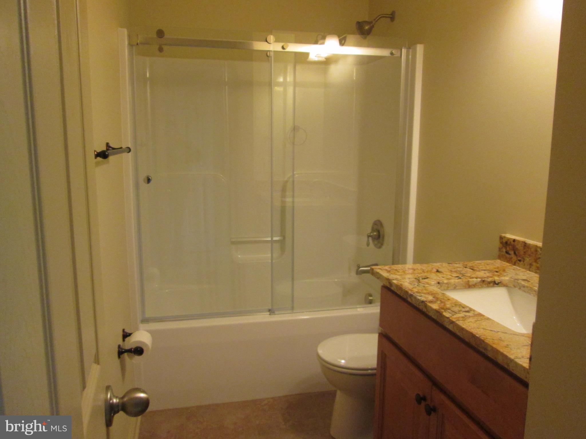 558 Manor Road Front Royal, VA 22630 - Photo 25 of 26 Bath