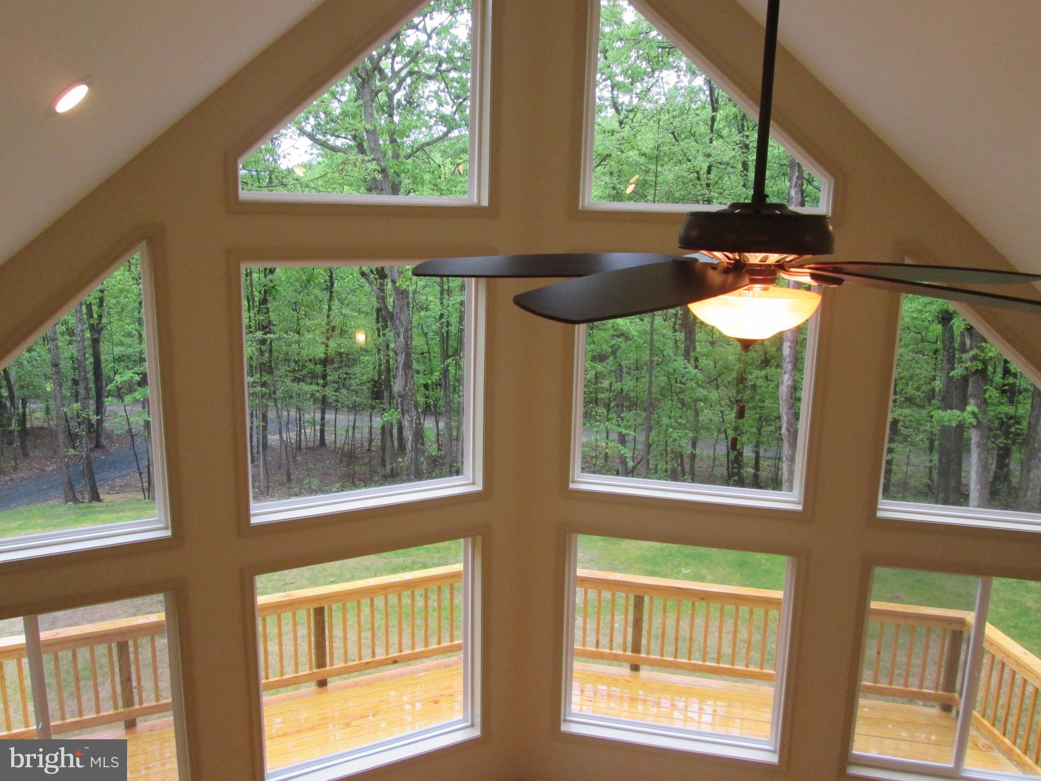 558 Manor Road Front Royal, VA 22630 - Photo 5 of 26 Interior (General)
