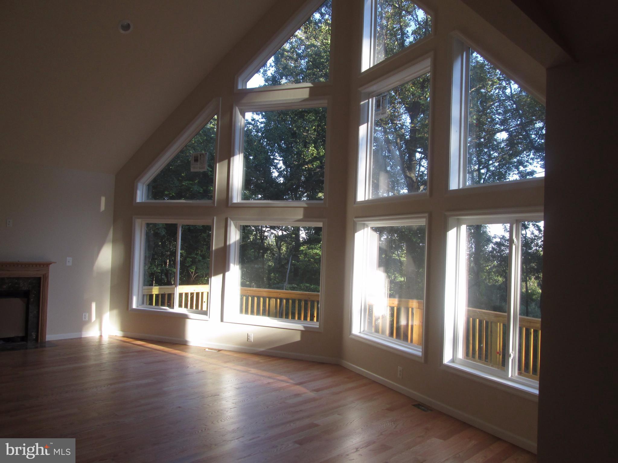 558 Manor Road Front Royal, VA 22630 - Photo 7 of 26 Living Room